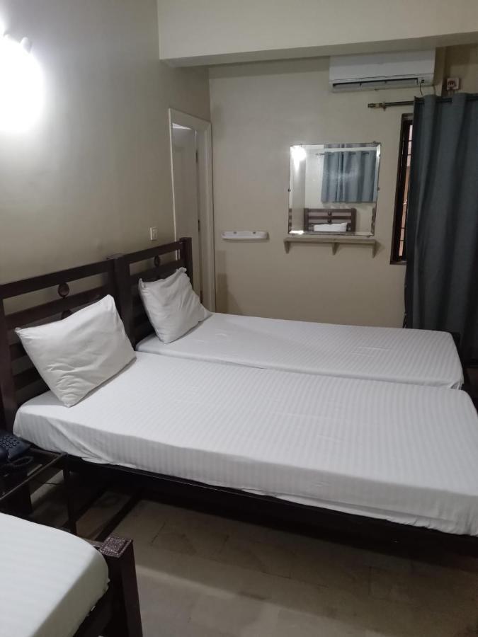 New Hotel Chilton Karaczi Zewnętrze zdjęcie